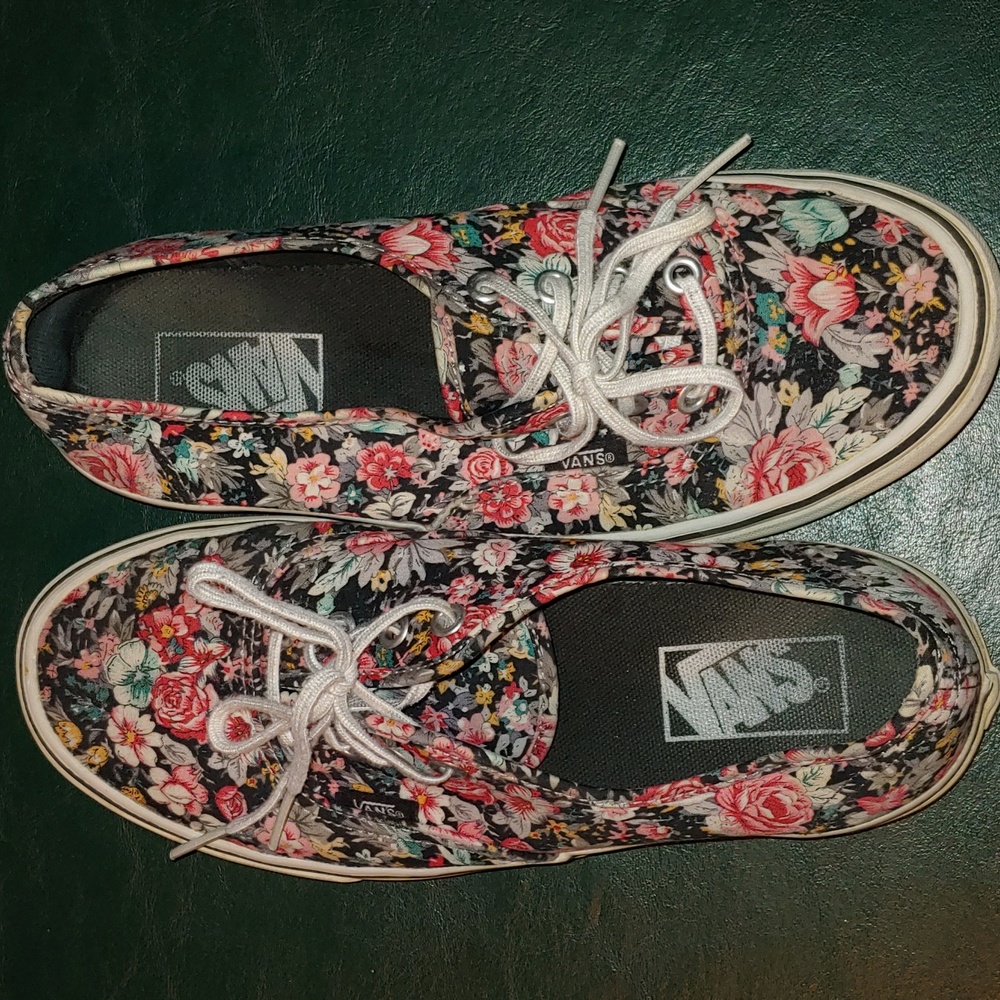 Vans Lace up sneakers Floral with white sole women's size 7.5